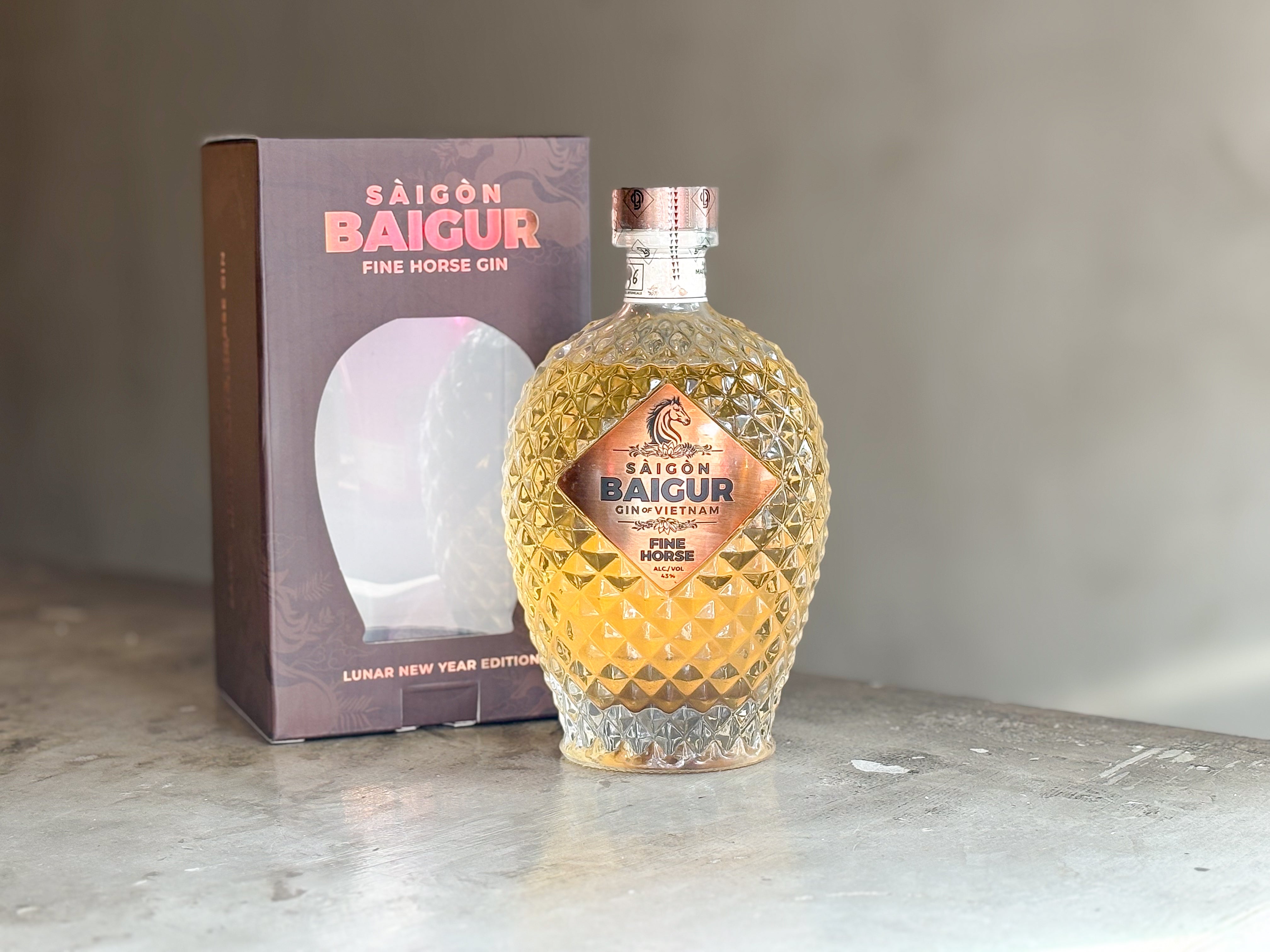 その他 SAIGON BAIGUR FINE HORSE GIN 700ml SAIGON BAIGUR FINE HORSE GIN-サイゴン バイガー ファインホースジン