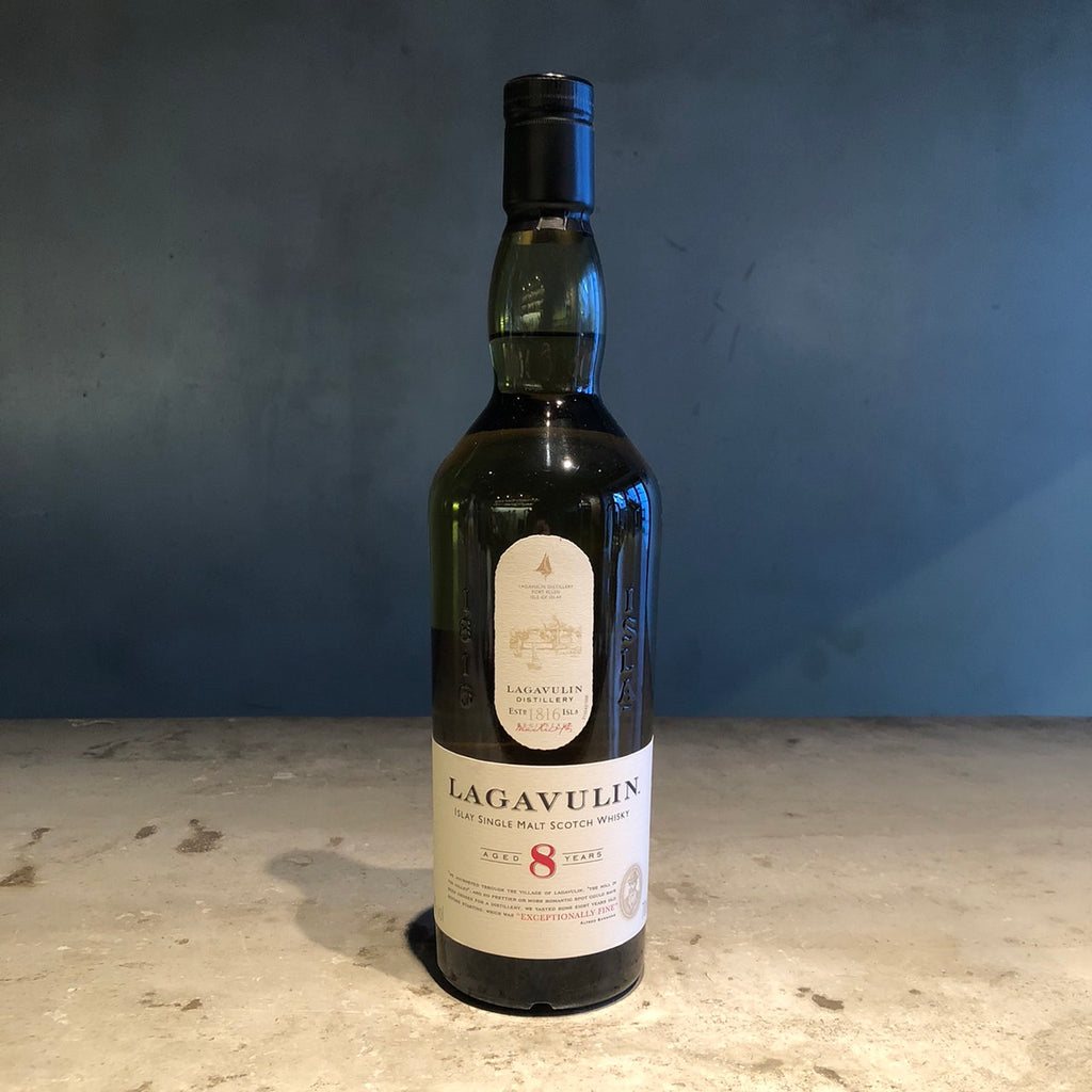 LAGAVULIN AGED 8 YEARS-ラガヴーリン 8年- – & SPIRITS