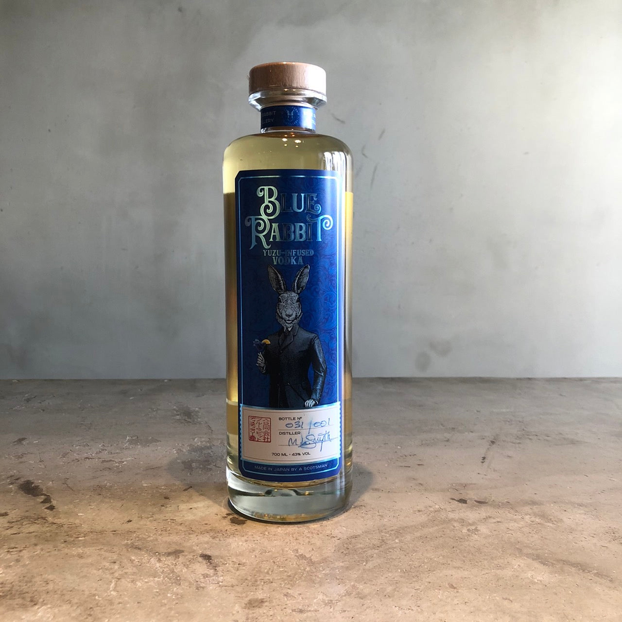 Vodka Rage Rabbit BLUE RABBIT YUZU-INFUSED VODKA-ブルーラビット ユズインフューズド ウォッカ- – & SPIRITS